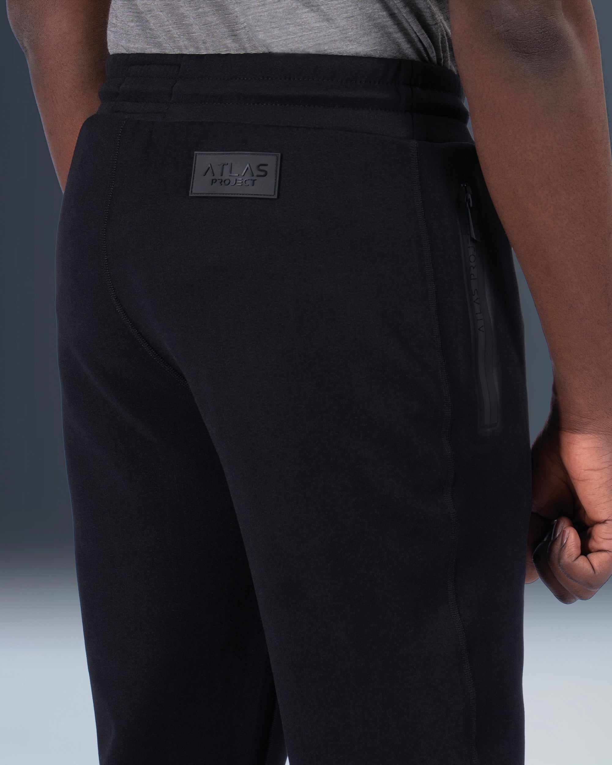 SLIM PERFORMANCE JOGGERS
