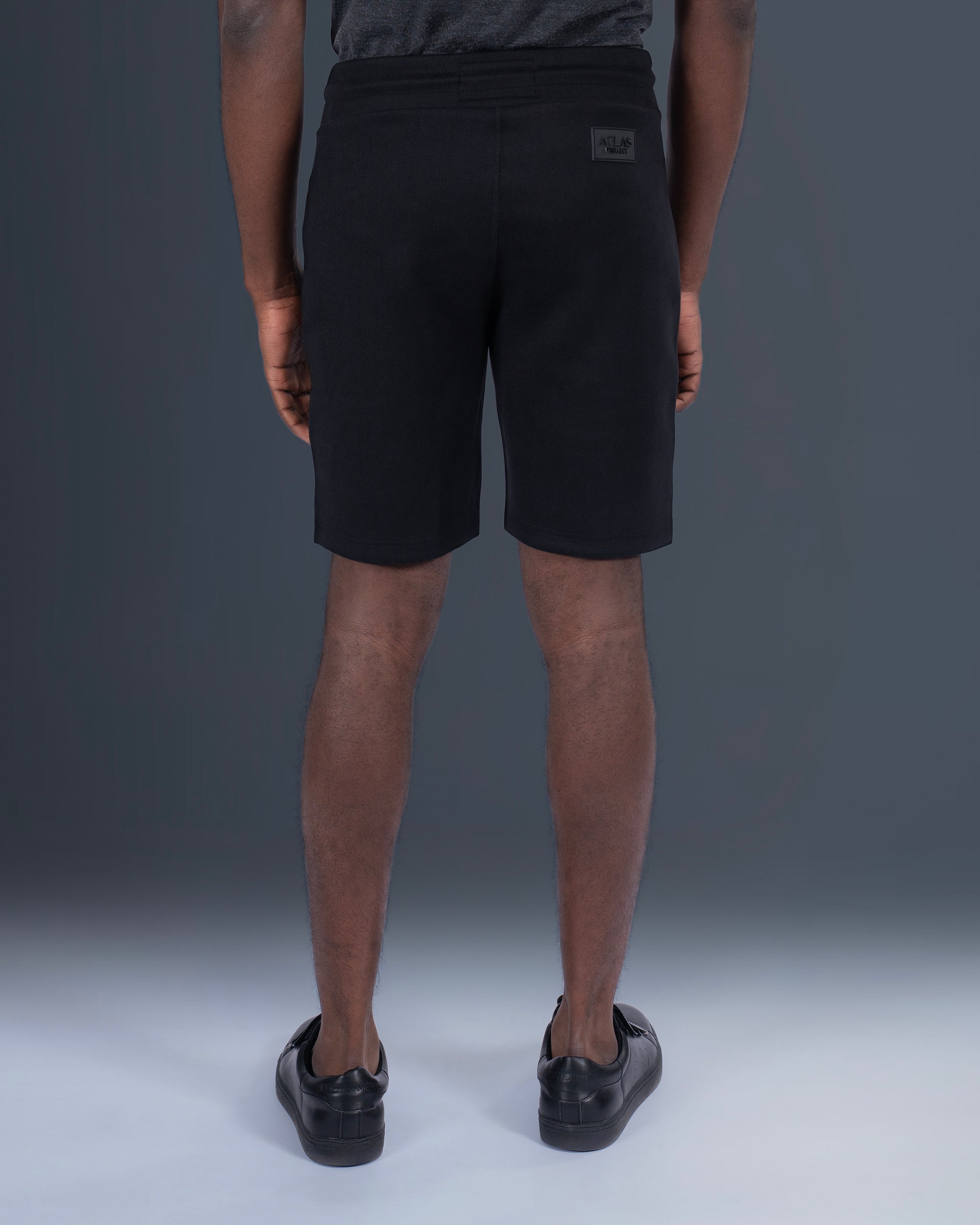 SLIM PERFORMANCE SWEAT SHORTS