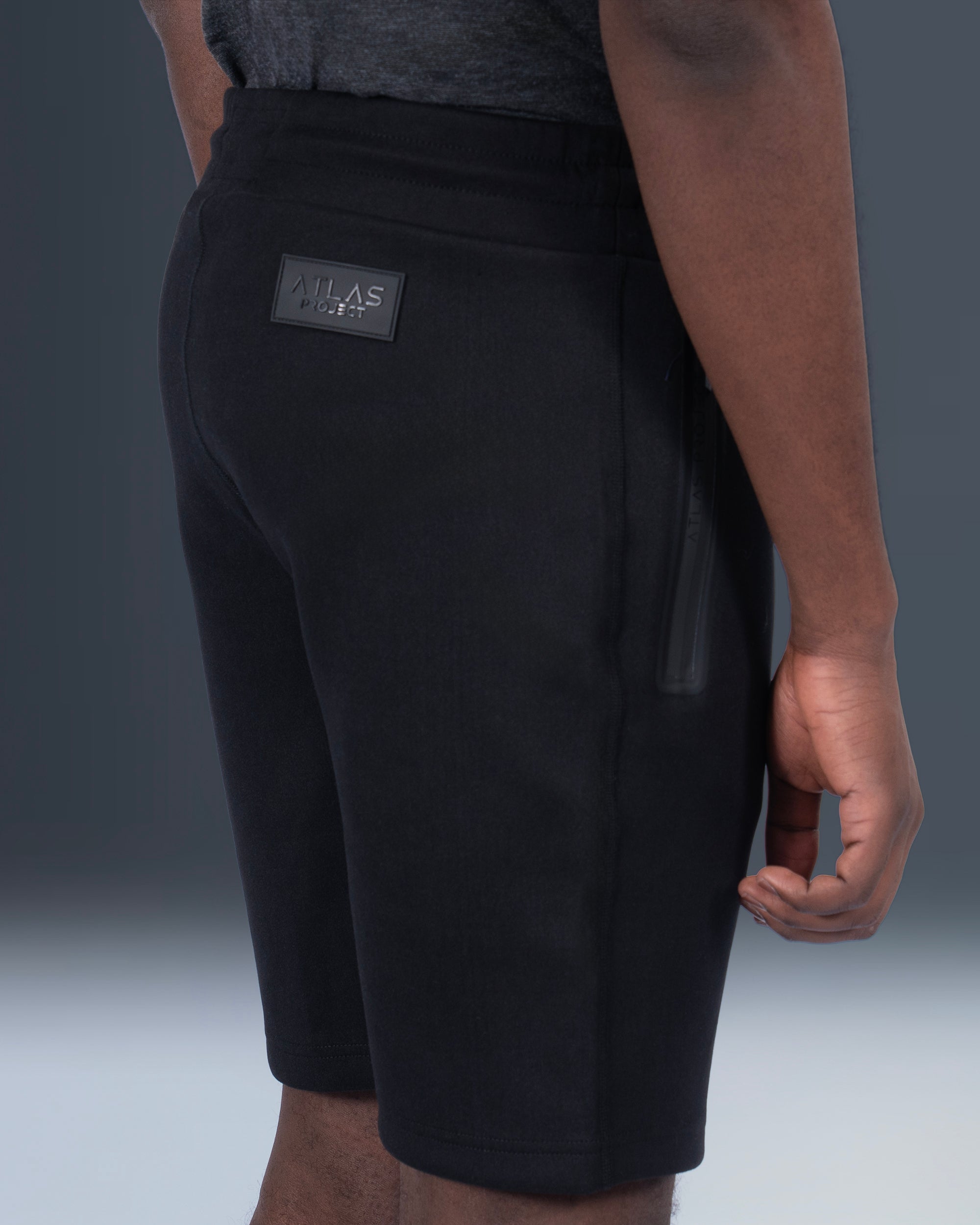 SLIM PERFORMANCE SWEAT SHORTS